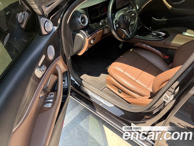 Mercedes-Benz E-Class E300 4MATIC Avnatgarde