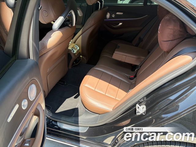 Mercedes-Benz E-Class E300 4MATIC Avnatgarde