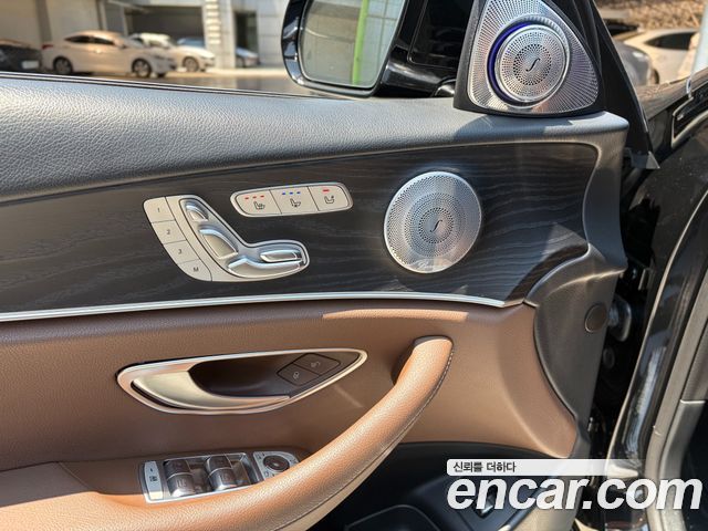 Mercedes-Benz E-Class E300 4MATIC Avnatgarde