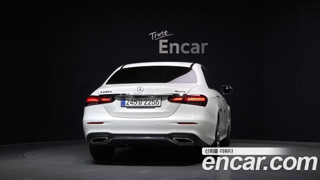 Mercedes-Benz E-Class E220d 4MATIC AMG Line