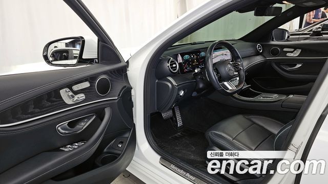 Mercedes-Benz E-Class E220d 4MATIC AMG Line