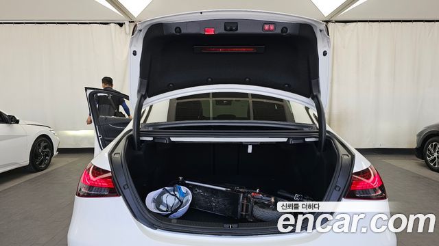 Mercedes-Benz E-Class E220d 4MATIC AMG Line