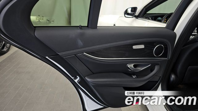 Mercedes-Benz E-Class E220d 4MATIC AMG Line