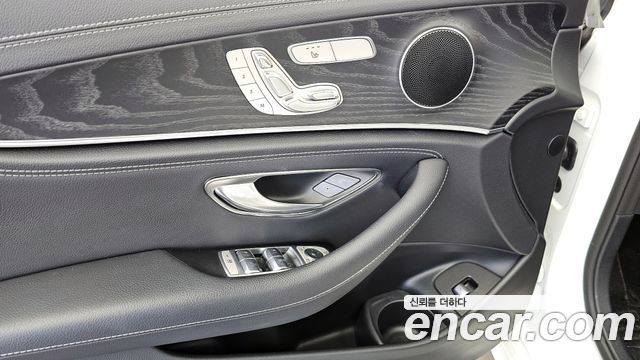 Mercedes-Benz E-Class E220d 4MATIC AMG Line