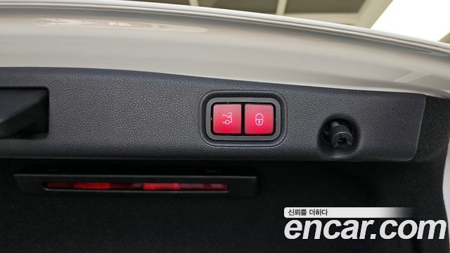 Mercedes-Benz E-Class E220d 4MATIC AMG Line