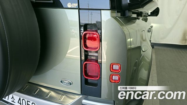 Land Rover Defender 110 D300 HSE