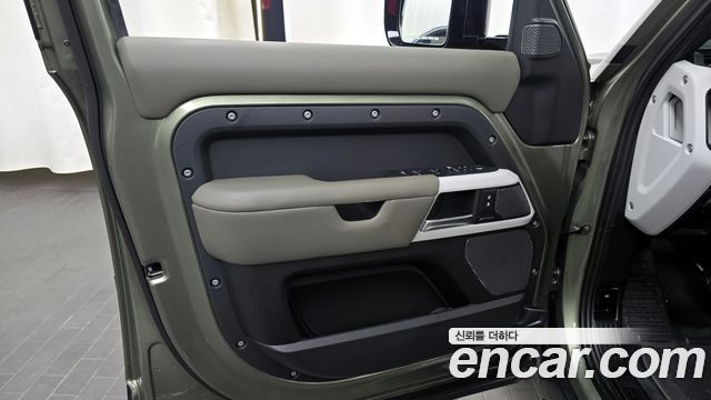Land Rover Defender 110 D300 HSE