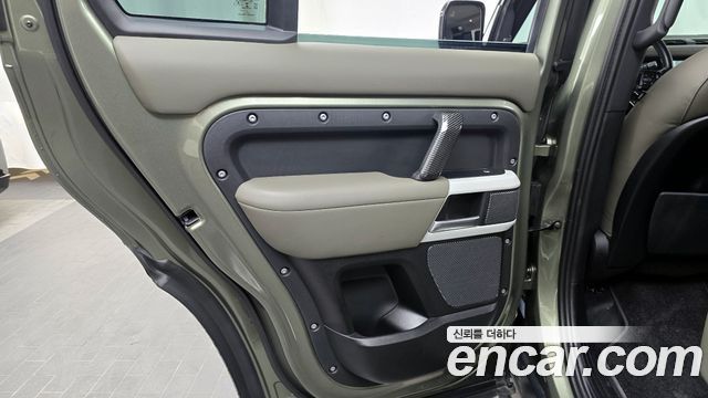 Land Rover Defender 110 D300 HSE