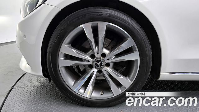 Mercedes-Benz C-Class C200 Avantgarde