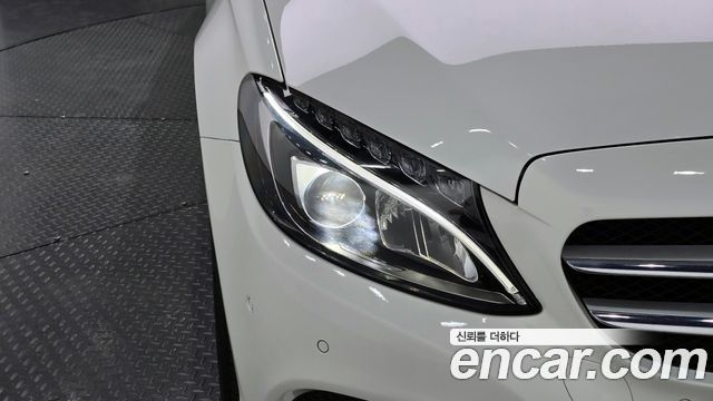 Mercedes-Benz C-Class C200 Avantgarde