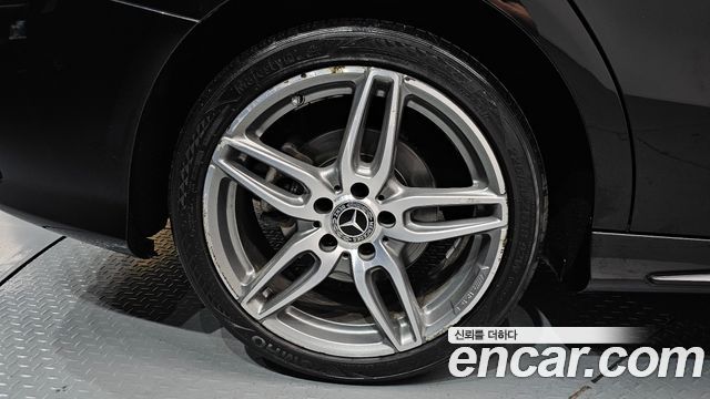 Mercedes-Benz CLA-Class CLA220 AMG Line