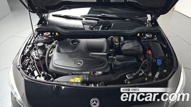 Mercedes-Benz CLA-Class CLA220 AMG Line