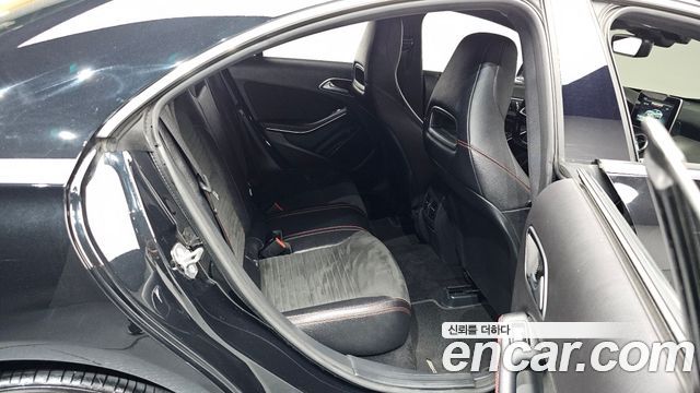 Mercedes-Benz CLA-Class CLA220 AMG Line