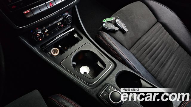 Mercedes-Benz CLA-Class CLA220 AMG Line
