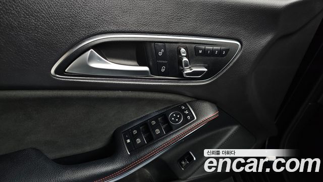 Mercedes-Benz CLA-Class CLA220 AMG Line