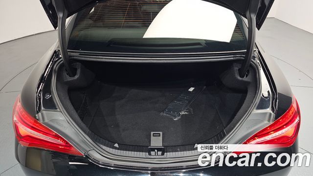 Mercedes-Benz CLA-Class CLA220 AMG Line