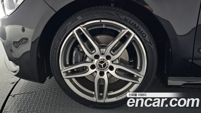 Mercedes-Benz CLA-Class CLA220 AMG Line