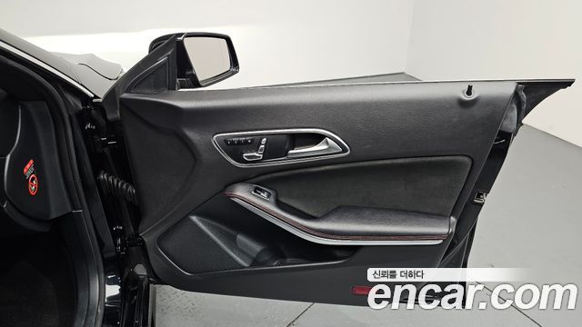 Mercedes-Benz CLA-Class CLA220 AMG Line