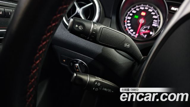 Mercedes-Benz CLA-Class CLA220 AMG Line