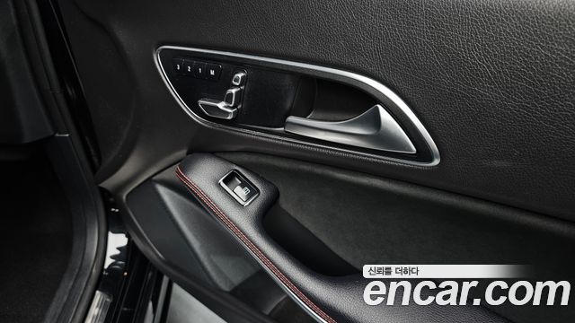 Mercedes-Benz CLA-Class CLA220 AMG Line