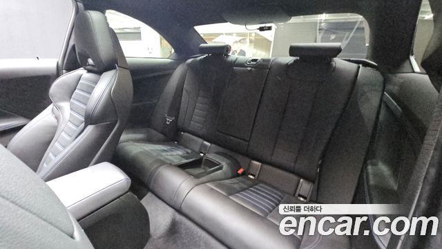 BMW 2-Series M240i xDrive Coupe