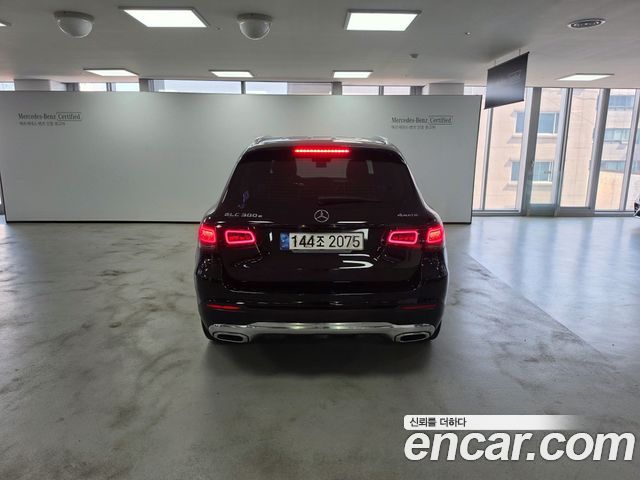Mercedes-Benz GLC-Class GLC300e 4MATIC