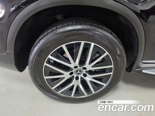 Mercedes-Benz GLC-Class GLC300e 4MATIC