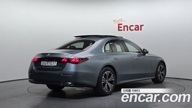 Mercedes-Benz E-Class E200 Avantgarde