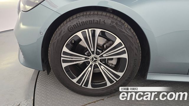 Mercedes-Benz E-Class E200 Avantgarde