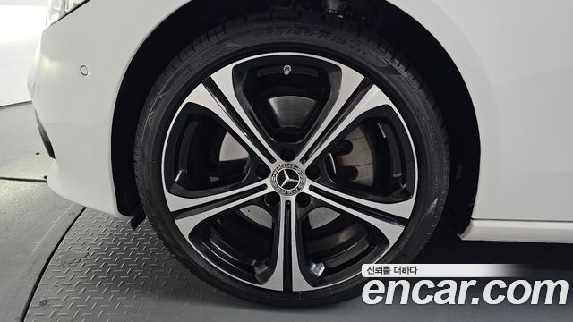Mercedes-Benz C-Class C300 4MATIC Avantgarde