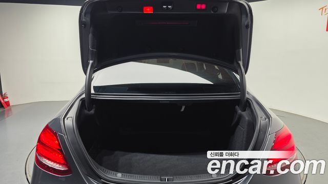 Mercedes-Benz E-Class E220d 4MATIC Exclusive