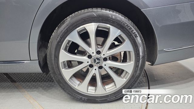 Mercedes-Benz E-Class E220d 4MATIC Exclusive