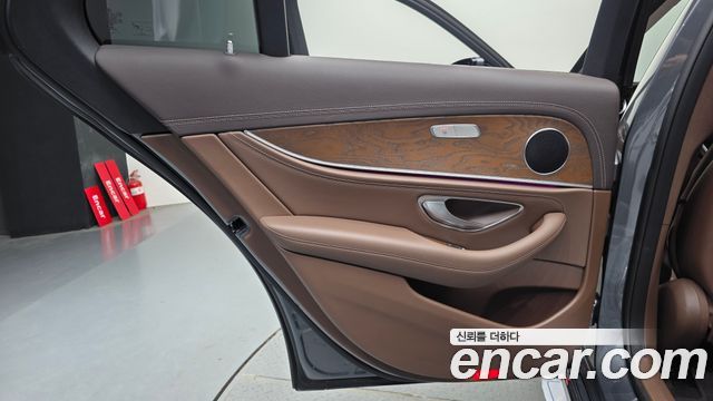 Mercedes-Benz E-Class E220d 4MATIC Exclusive