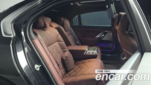 BMW 7-Series 740i xDrive M Sport