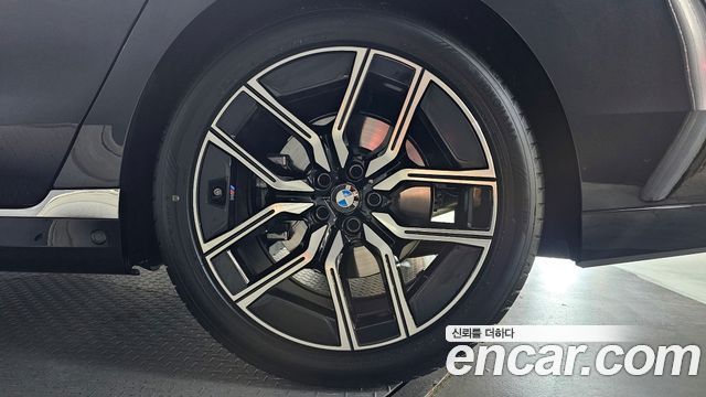 BMW 7-Series 740i xDrive M Sport