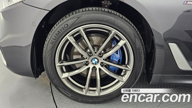BMW 5-Series 530i xDrive M Sport Package