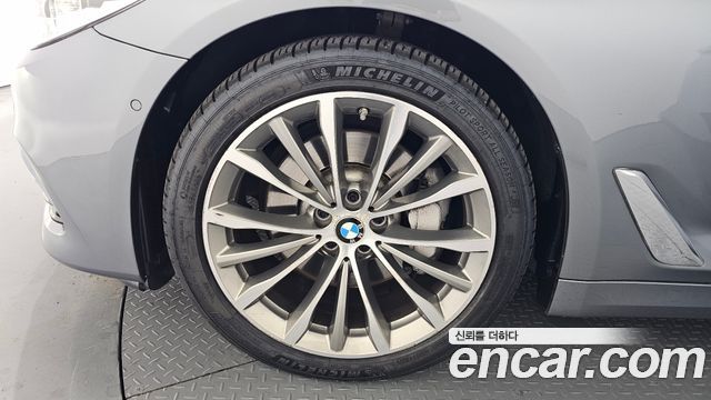 BMW 5-Series 540i xDrive Luxury Plus