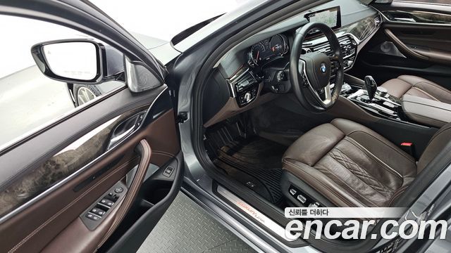 BMW 5-Series 540i xDrive Luxury Plus