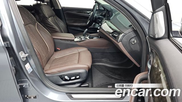 BMW 5-Series 540i xDrive Luxury Plus