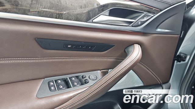 BMW 5-Series 540i xDrive Luxury Plus