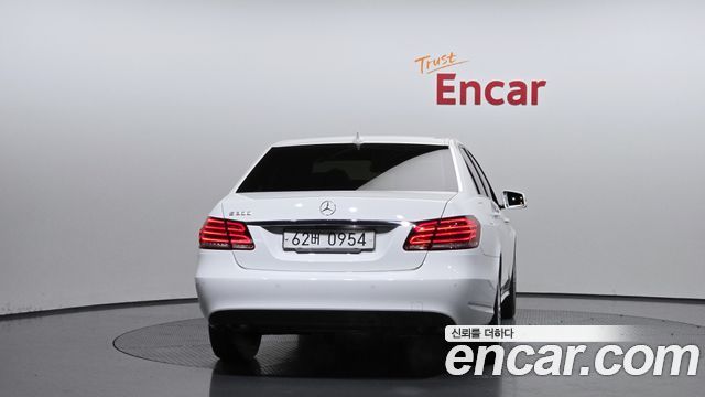 Mercedes-Benz E-Class E300 Elegance