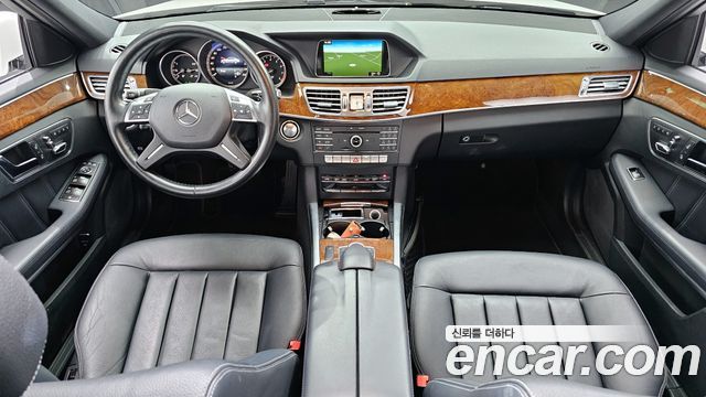 Mercedes-Benz E-Class E300 Elegance