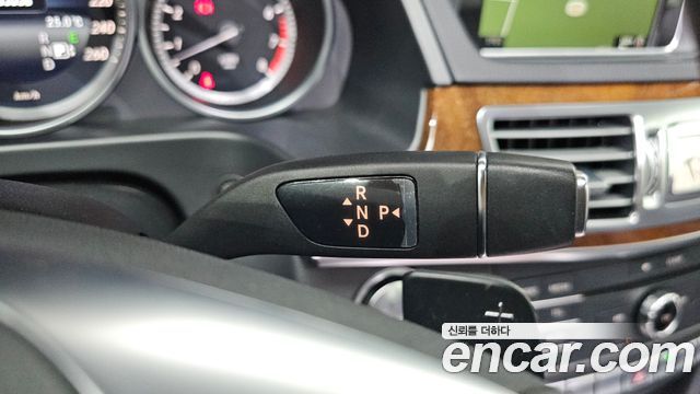 Mercedes-Benz E-Class E300 Elegance