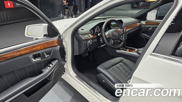 Mercedes-Benz E-Class E300 Elegance