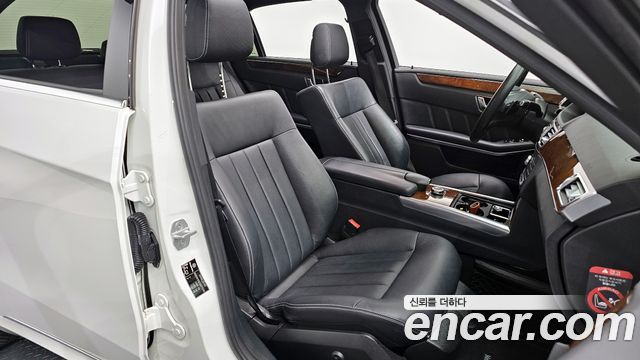 Mercedes-Benz E-Class E300 Elegance