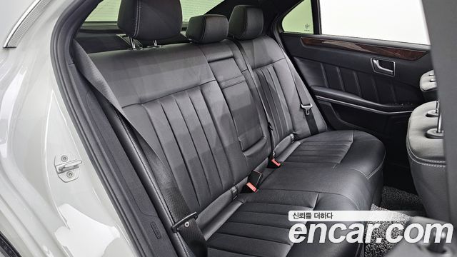 Mercedes-Benz E-Class E300 Elegance