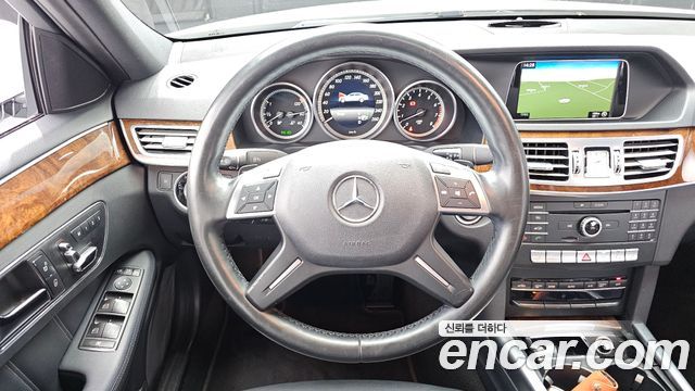 Mercedes-Benz E-Class E300 Elegance