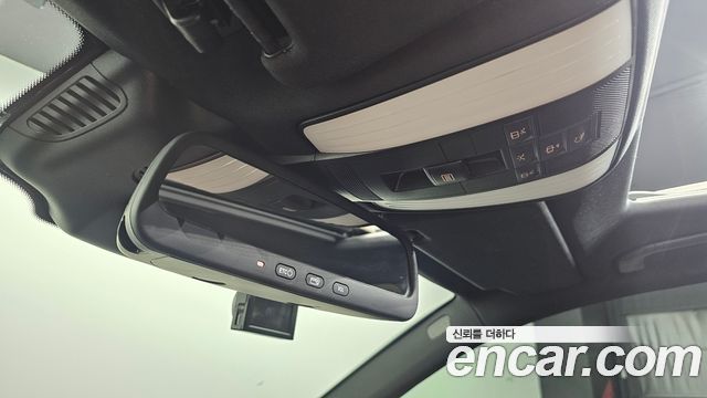 Mercedes-Benz E-Class E300 Elegance