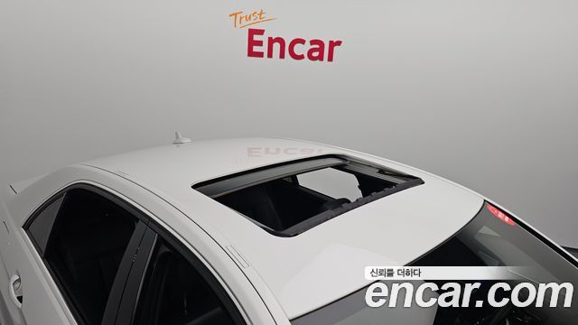 Mercedes-Benz E-Class E300 Elegance