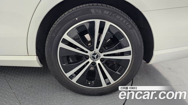 Mercedes-Benz E-Class E250 Avantgarde